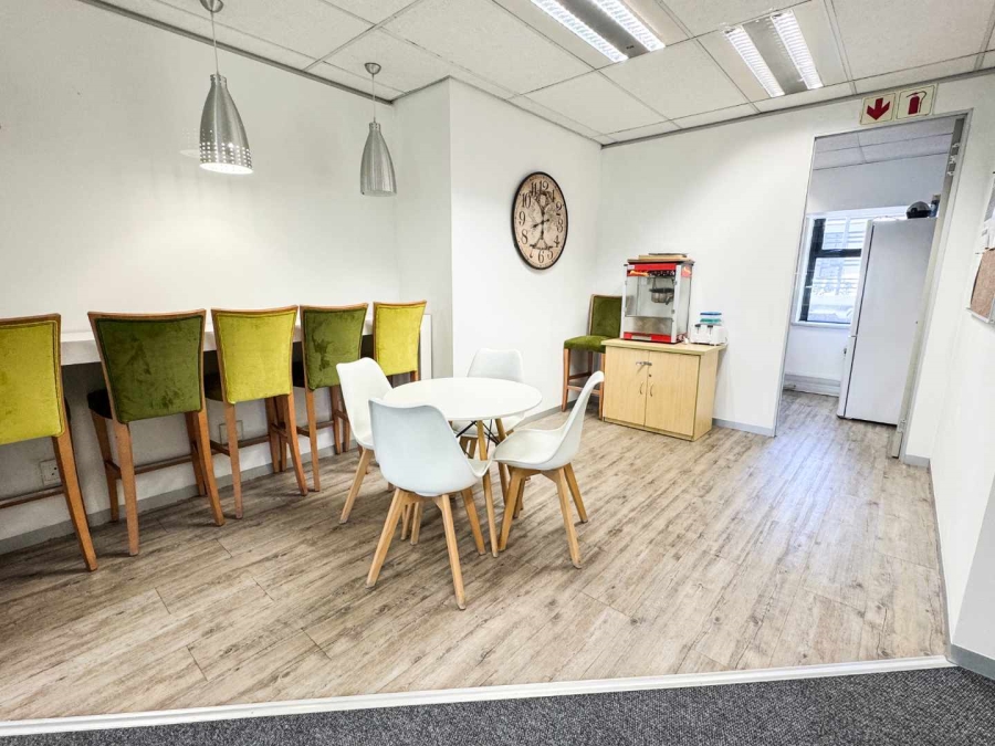 To Let Commercial Property for Rent in Mowbray Western Cape